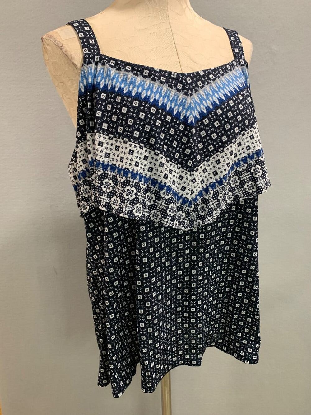 Size 18/20 Avenue Womens Blue Print Sleeveless‎ Blouse Flowy